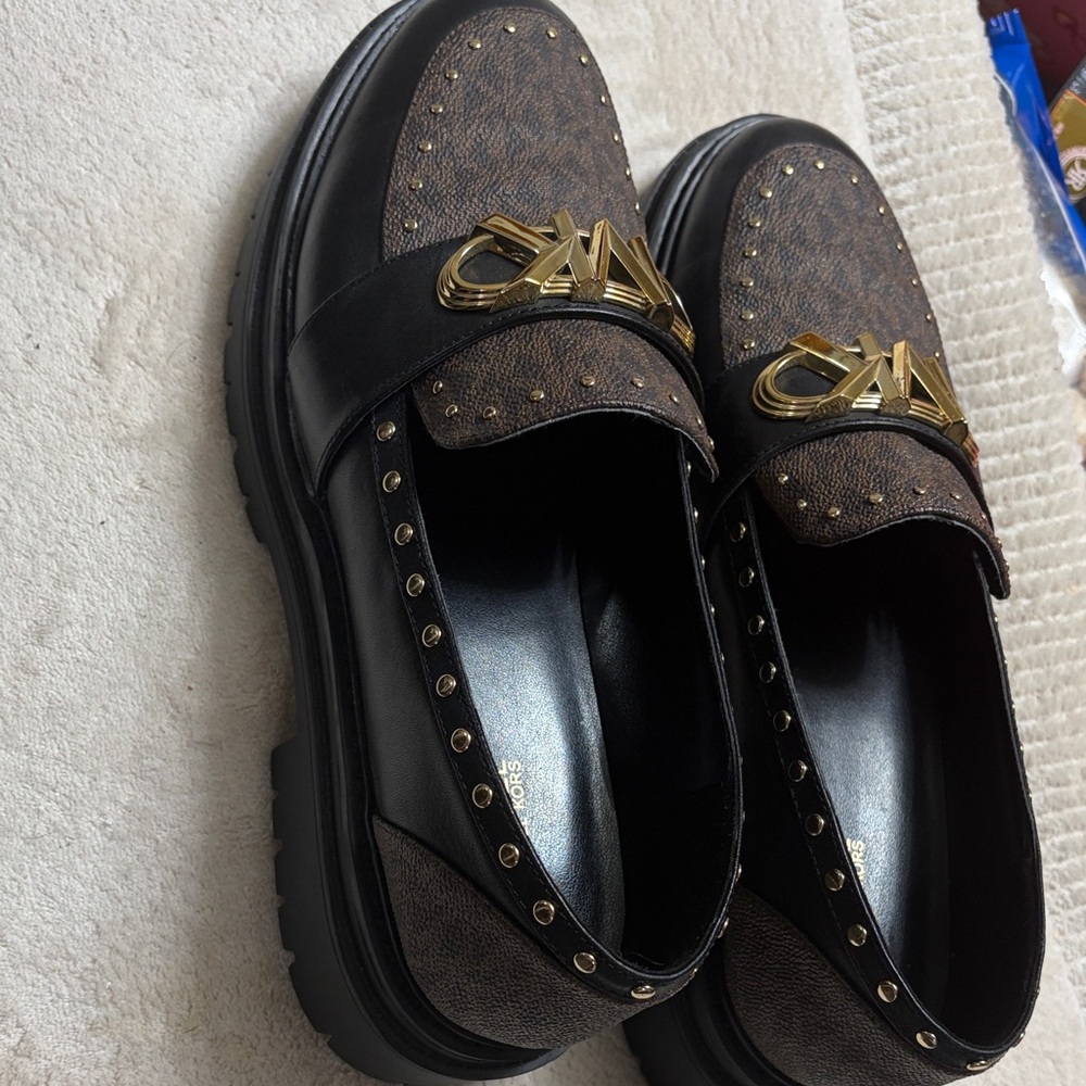 MICHAEL Michael Kors Black and Brown Loafers with Gold Detail